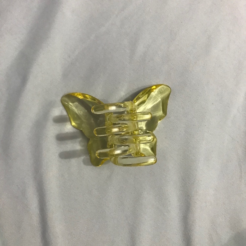 Yellow Butterfly HairClip - Picture 2 of 3